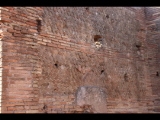 03315 ostia - regio i - insula iii - caseggiato dei molini (i,iii,1) - raum (15) - bar - westwand - detail - 01-2024.jpg